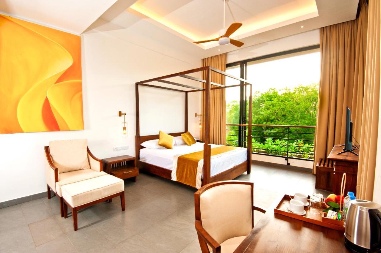 The Lake Forest Hotel Anuradhapura Exterior photo