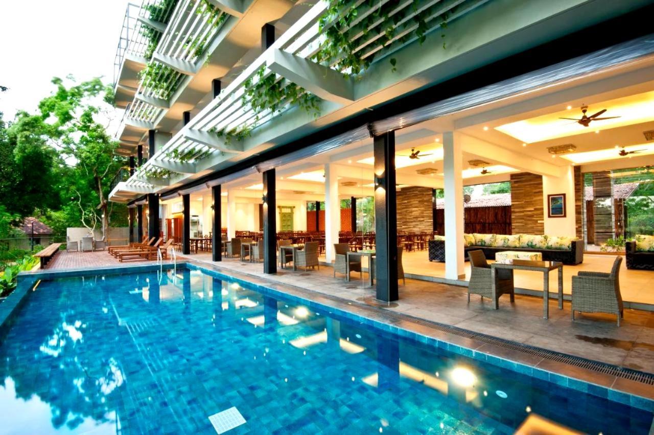 The Lake Forest Hotel Anuradhapura Exterior photo