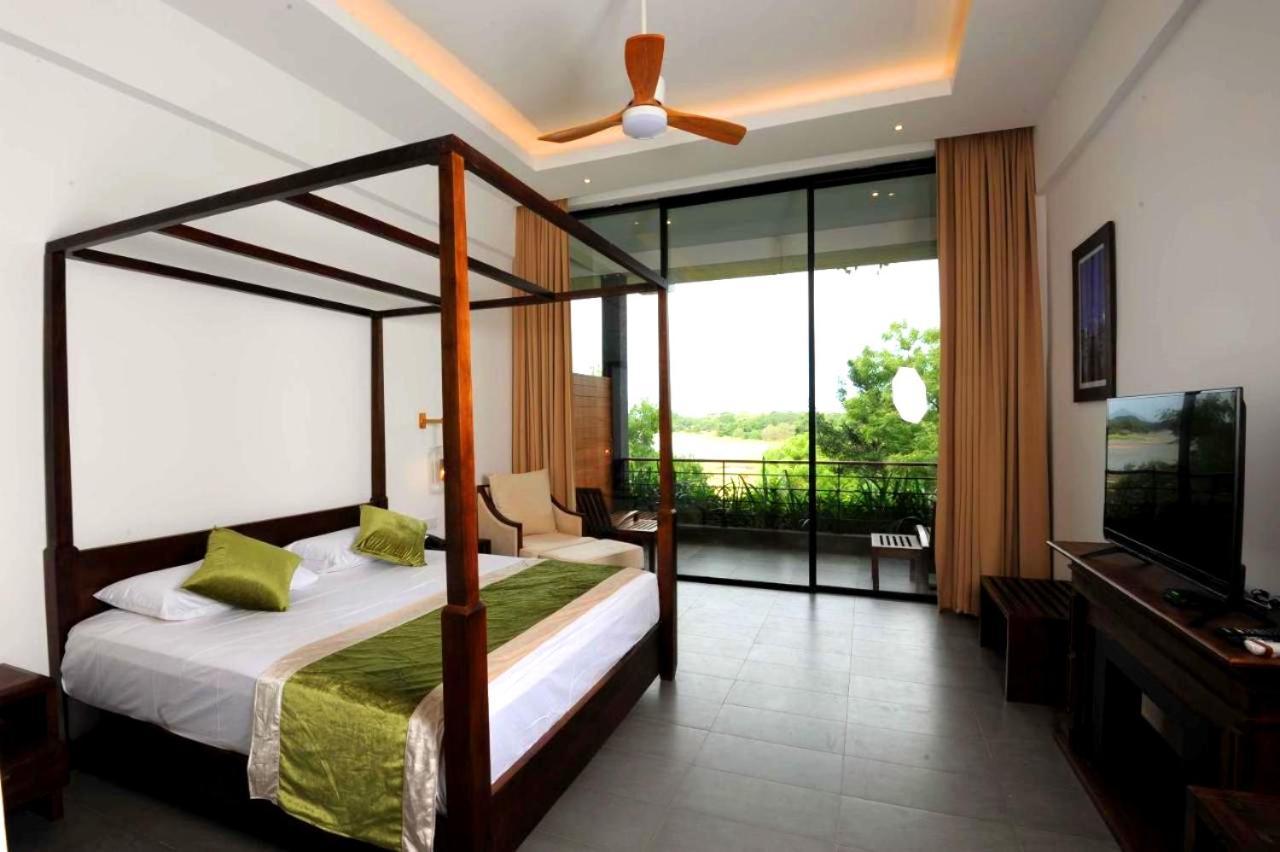 The Lake Forest Hotel Anuradhapura Exterior photo