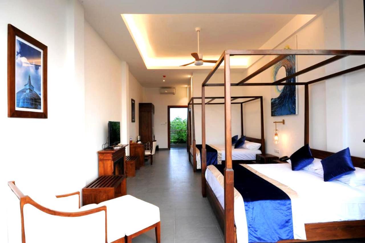 The Lake Forest Hotel Anuradhapura Exterior photo